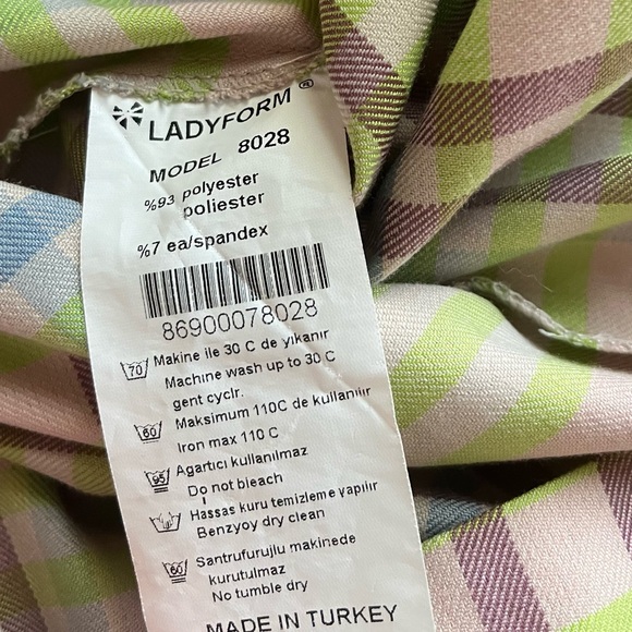 Ladyform beautiful collared half-sleeve full zip dress - Picture 6 of 6